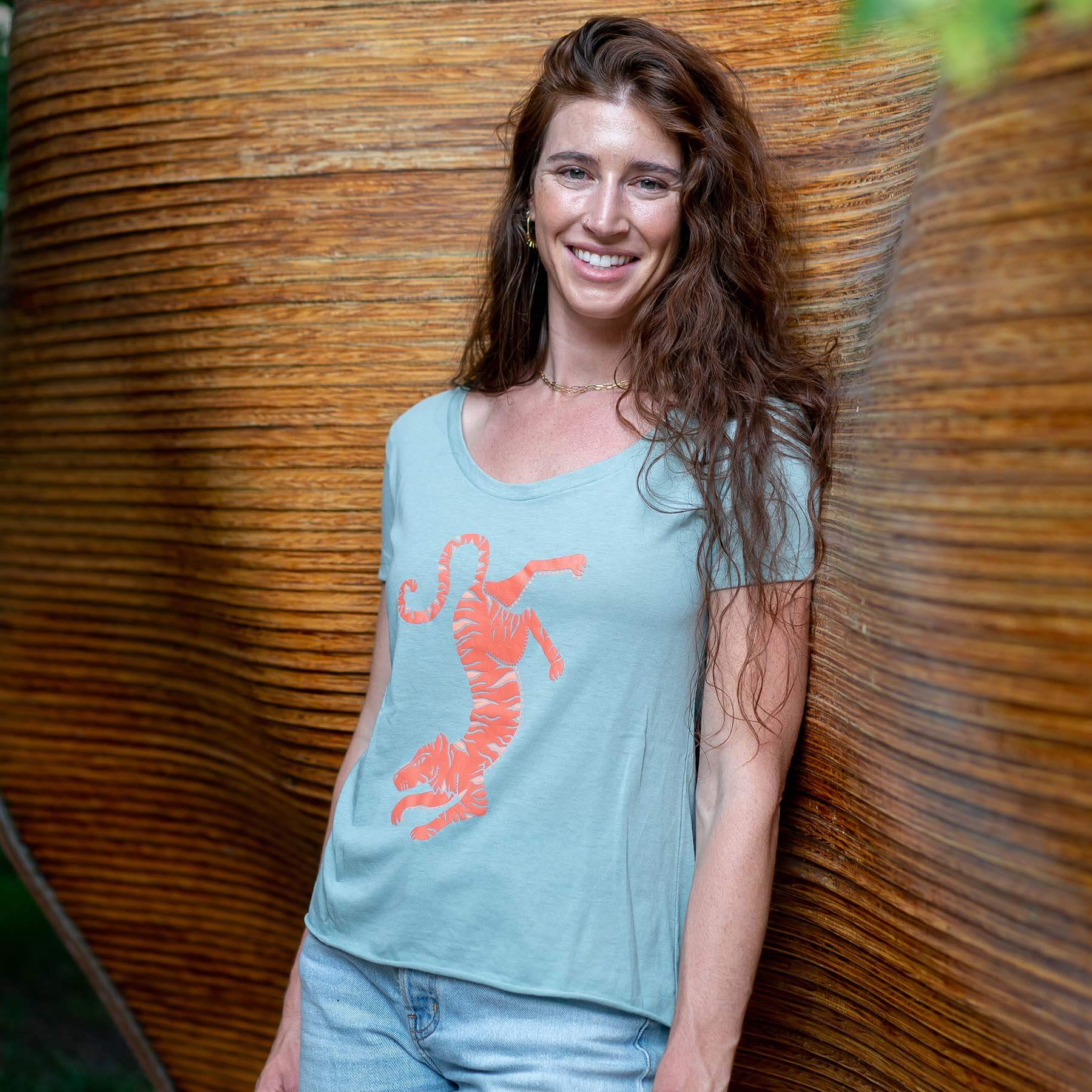 Tiger Scoop T-shirt | Lichen - Ketsol