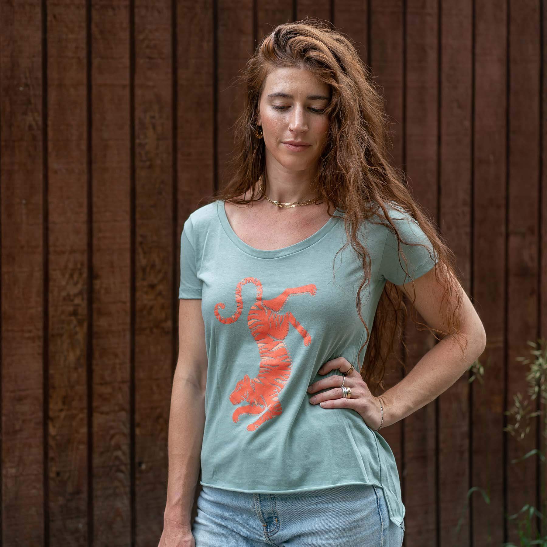 Tiger Scoop T-shirt | Lichen - Ketsol